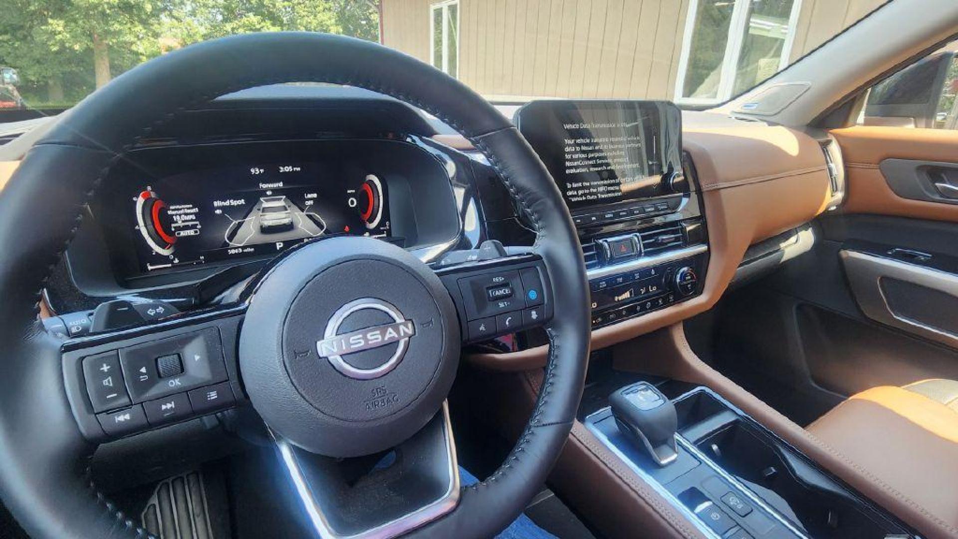 2023 BLACK NISSAN PATHFINDER PLATINUM - 4WD (5N1DR3DK8PC) with an 3.5L engine, Automatic transmission, located at 101 S. Halleck St., DeMotte, 46310, (219) 987-2922, 41.202343, -87.198189 - Photo#9