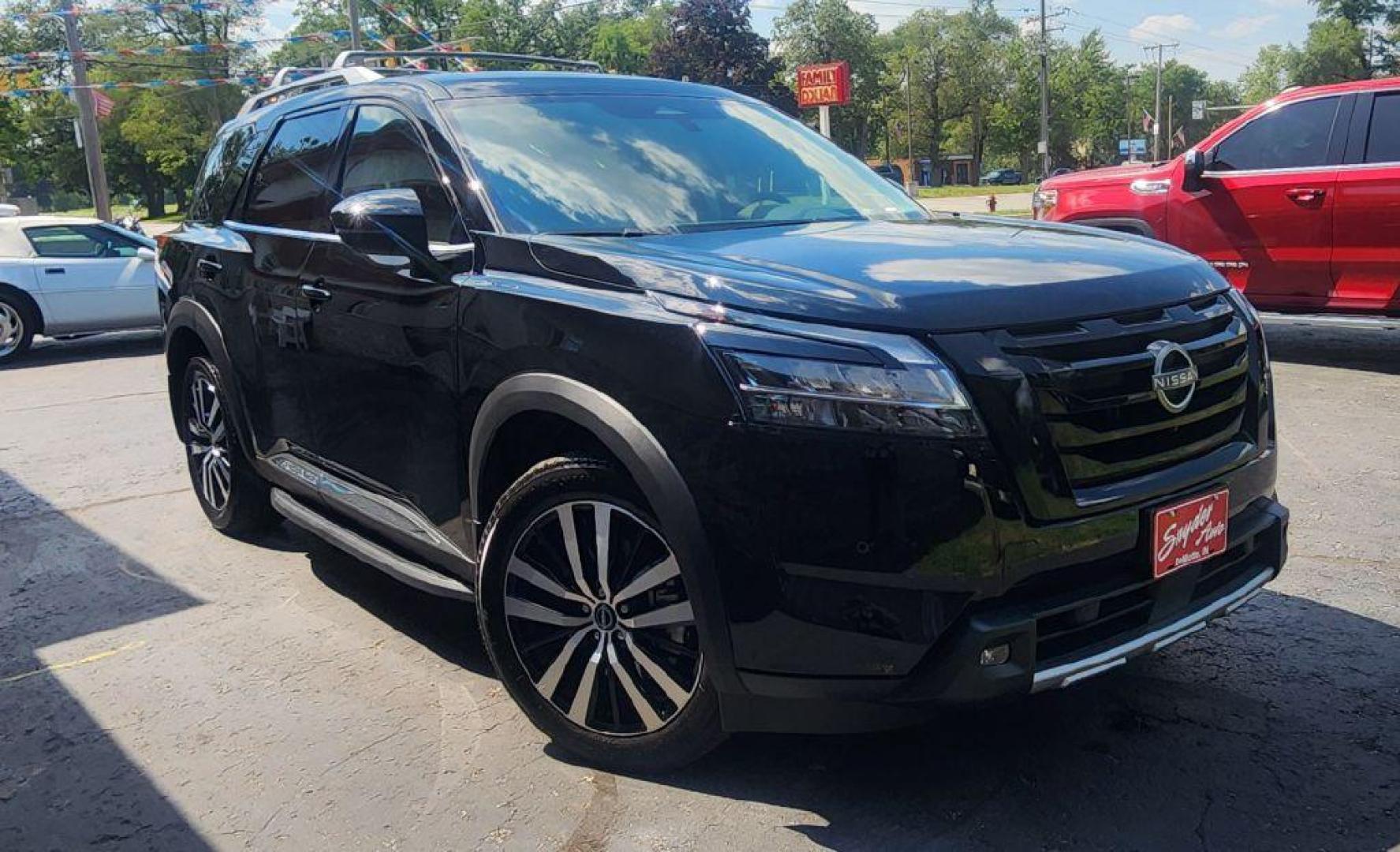 2023 BLACK NISSAN PATHFINDER PLATINUM - 4WD (5N1DR3DK8PC) with an 3.5L engine, Automatic transmission, located at 101 S. Halleck St., DeMotte, 46310, (219) 987-2922, 41.202343, -87.198189 - Photo#1