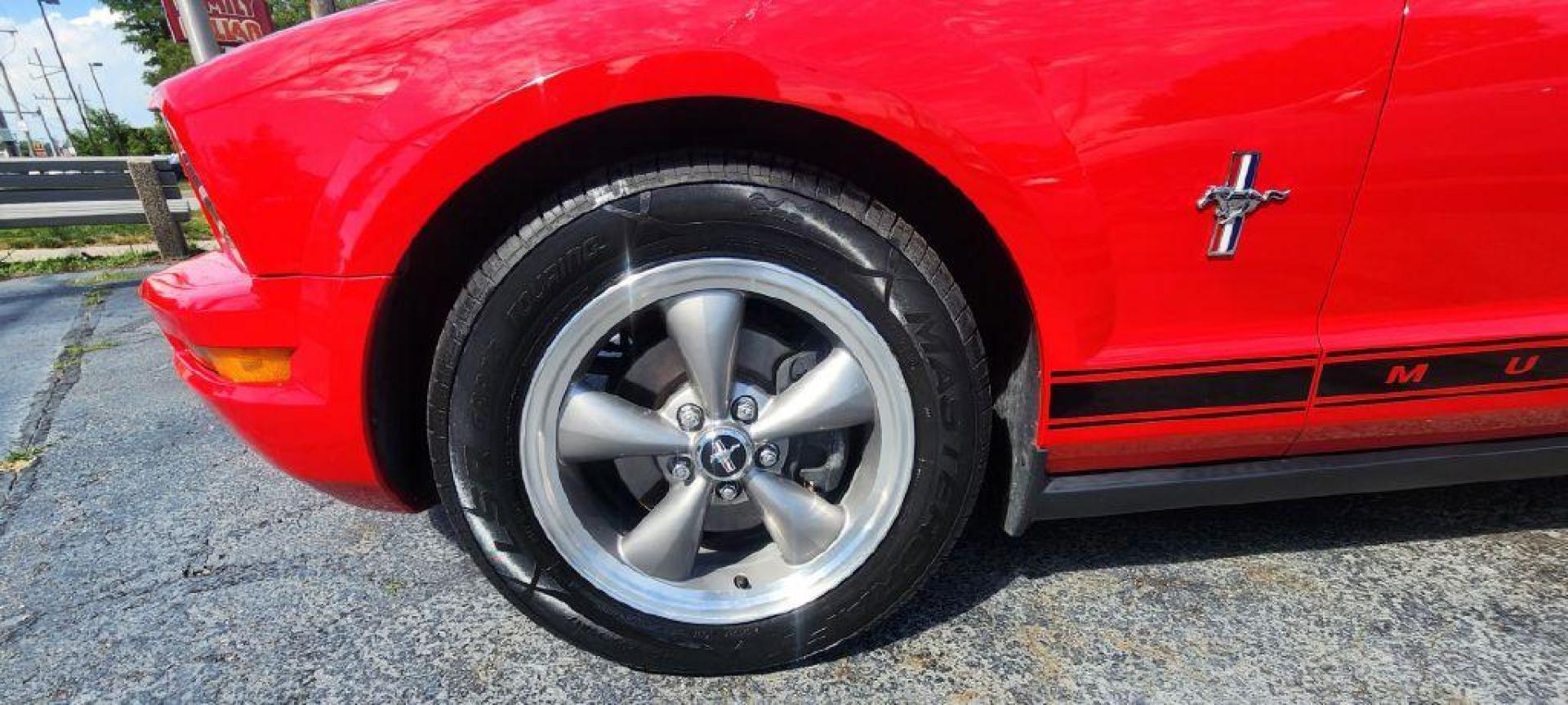 2006 RED FORD MUSTANG CP (1ZVFT80N565) with an 4.0L engine, Automatic transmission, located at 101 S. Halleck St., DeMotte, 46310, (219) 987-2922, 41.202343, -87.198189 - Photo#14