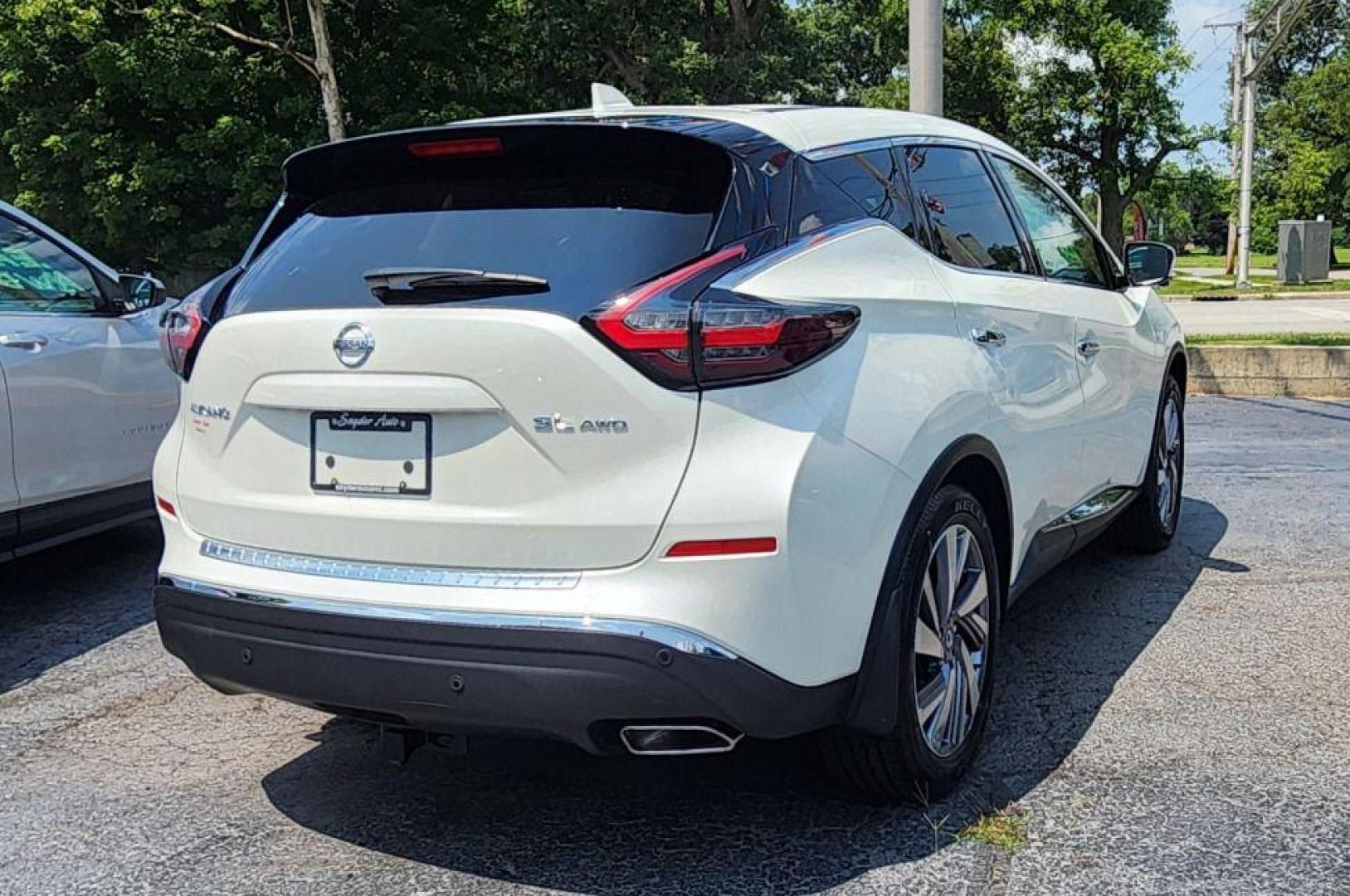 2021 WHITE NISSAN MURANO SL - AWD (5N1AZ2CS2MC) with an 3.5L engine, Continuously Variable transmission, located at 101 S. Halleck St., DeMotte, 46310, (219) 987-2922, 41.202343, -87.198189 - Photo#2