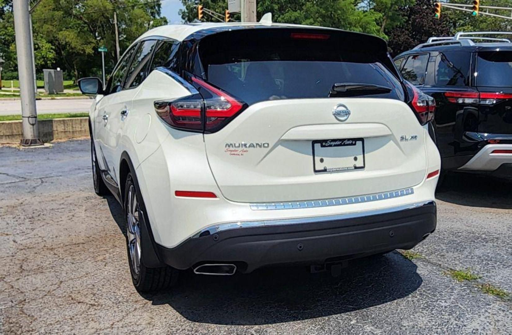 2021 WHITE NISSAN MURANO SL - AWD (5N1AZ2CS2MC) with an 3.5L engine, Continuously Variable transmission, located at 101 S. Halleck St., DeMotte, 46310, (219) 987-2922, 41.202343, -87.198189 - Photo#3