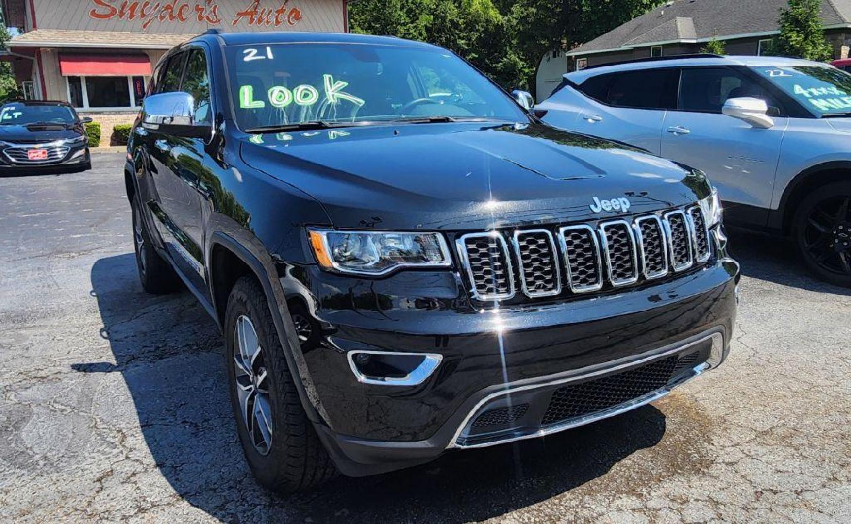 2021 BLACK JEEP GRAND CHEROKEE LIMITED -4WD (1C4RJFBG5MC) with an 3.6L engine, Automatic transmission, located at 101 S. Halleck St., DeMotte, 46310, (219) 987-2922, 41.202343, -87.198189 - Photo#1