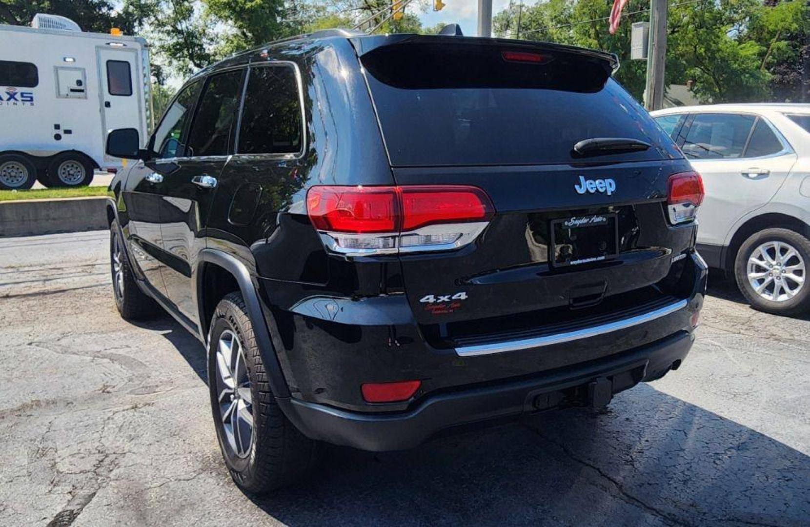 2021 BLACK JEEP GRAND CHEROKEE LIMITED -4WD (1C4RJFBG5MC) with an 3.6L engine, Automatic transmission, located at 101 S. Halleck St., DeMotte, 46310, (219) 987-2922, 41.202343, -87.198189 - Photo#3