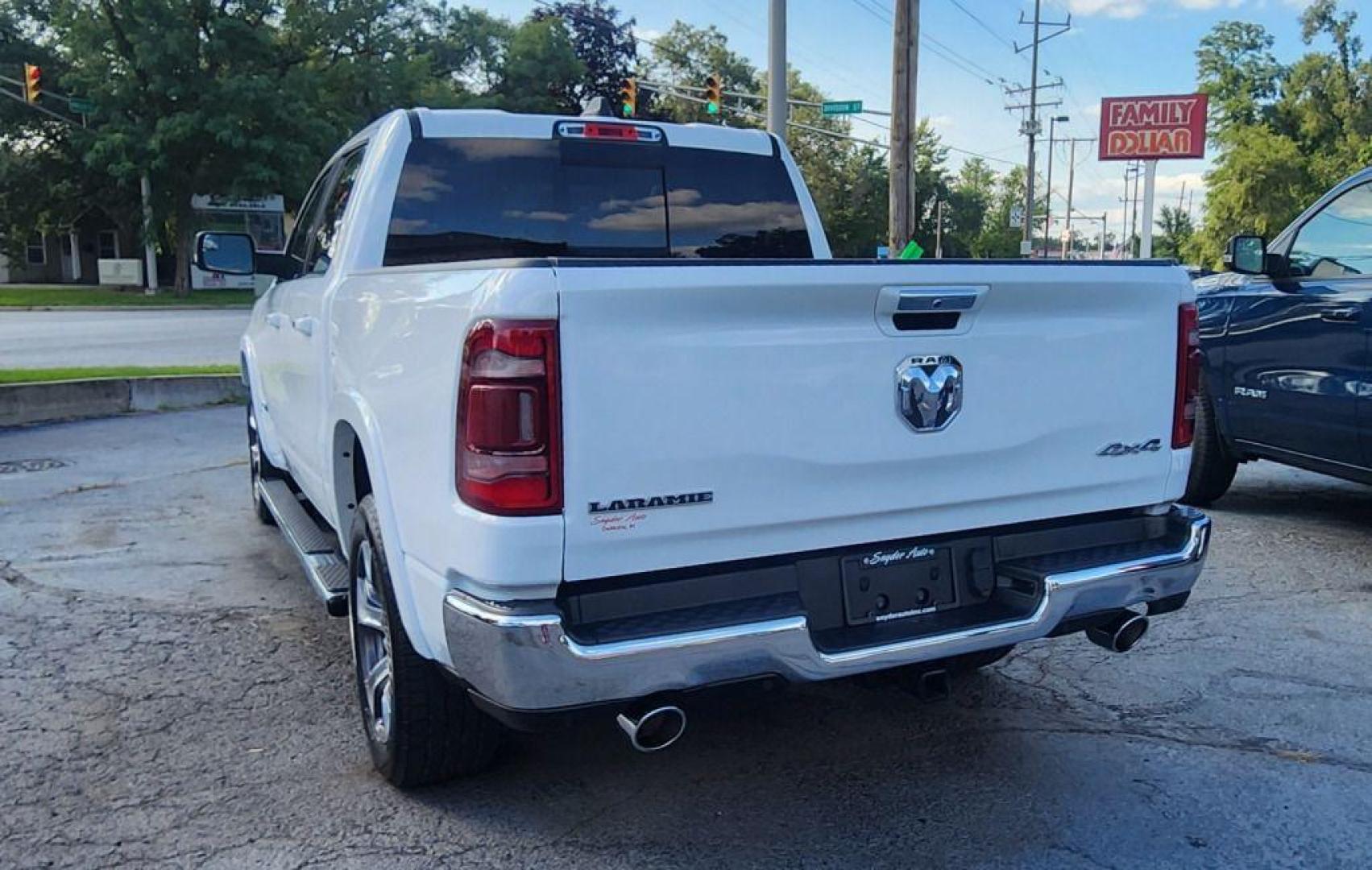 2021 WHITE RAM 1500 LARAMIE - 4WD (1C6SRFJT8MN) with an 5.7L engine, Automatic transmission, located at 101 S. Halleck St., DeMotte, 46310, (219) 987-2922, 41.202343, -87.198189 - Photo#3