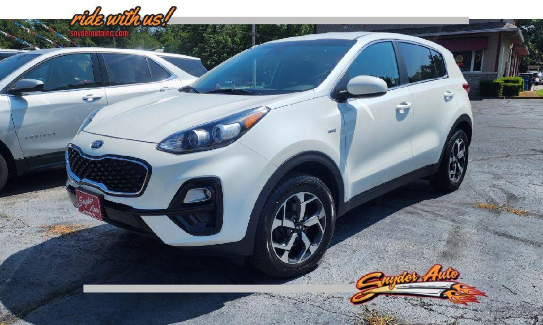 2022 WHITE KIA SPORTAGE LX - AWD (KNDPMCAC5N7) with an 2.4L engine, Automatic transmission, located at 101 S. Halleck St., DeMotte, 46310, (219) 987-2922, 41.202343, -87.198189 - Photo#0