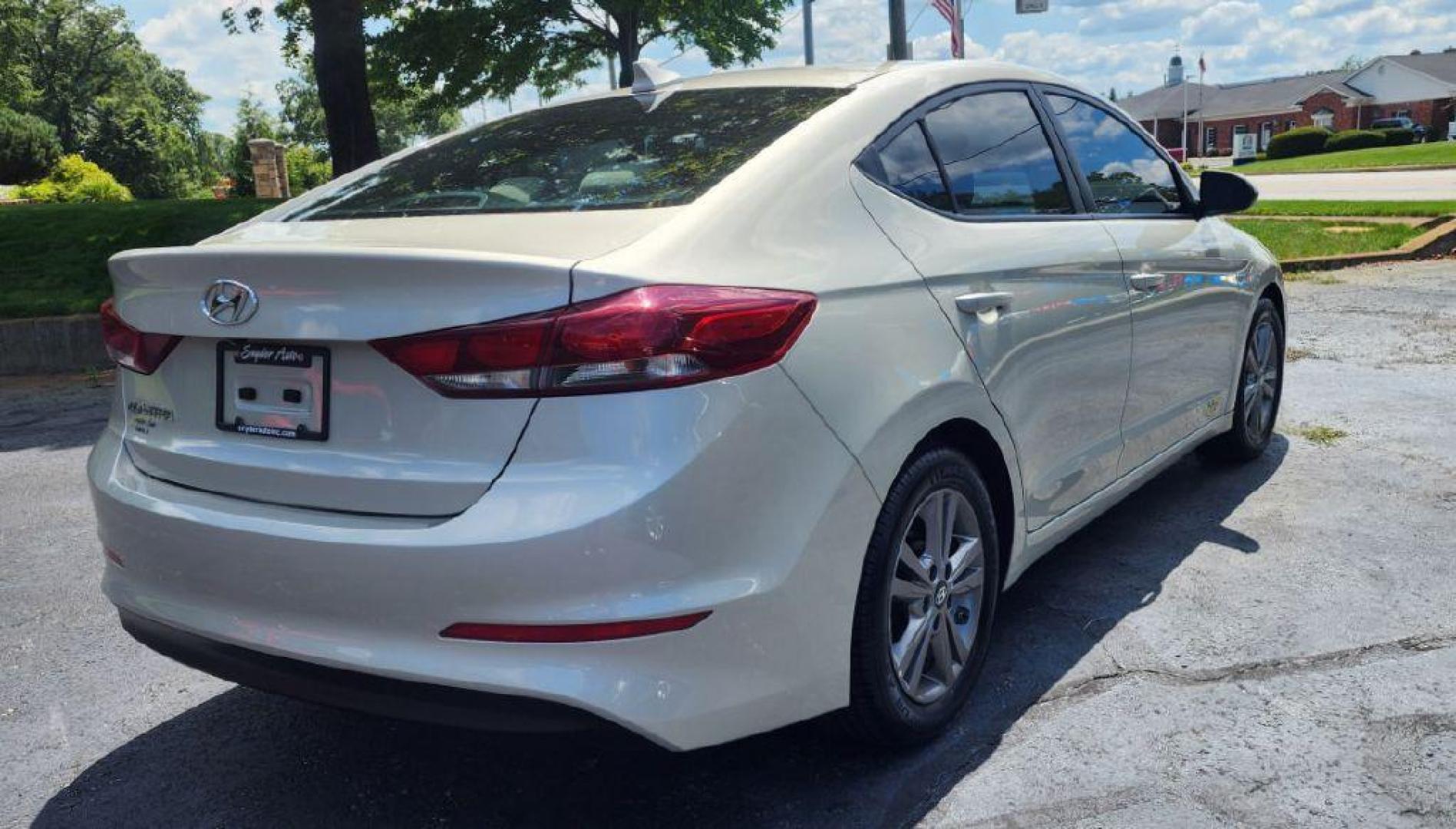 2017 TAN HYUNDAI ELANTRA SE - FWD (5NPD84LF3HH) with an 2.0L engine, Automatic transmission, located at 101 S. Halleck St., DeMotte, 46310, (219) 987-2922, 41.202343, -87.198189 - Photo#2