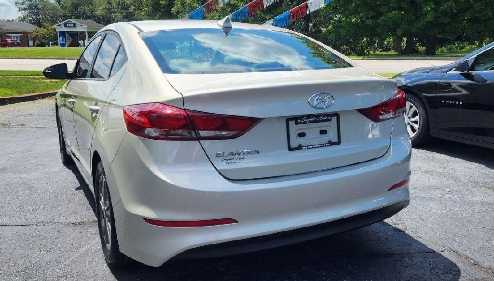 2017 TAN HYUNDAI ELANTRA SE - FWD (5NPD84LF3HH) with an 2.0L engine, Automatic transmission, located at 101 S. Halleck St., DeMotte, 46310, (219) 987-2922, 41.202343, -87.198189 - Photo#3