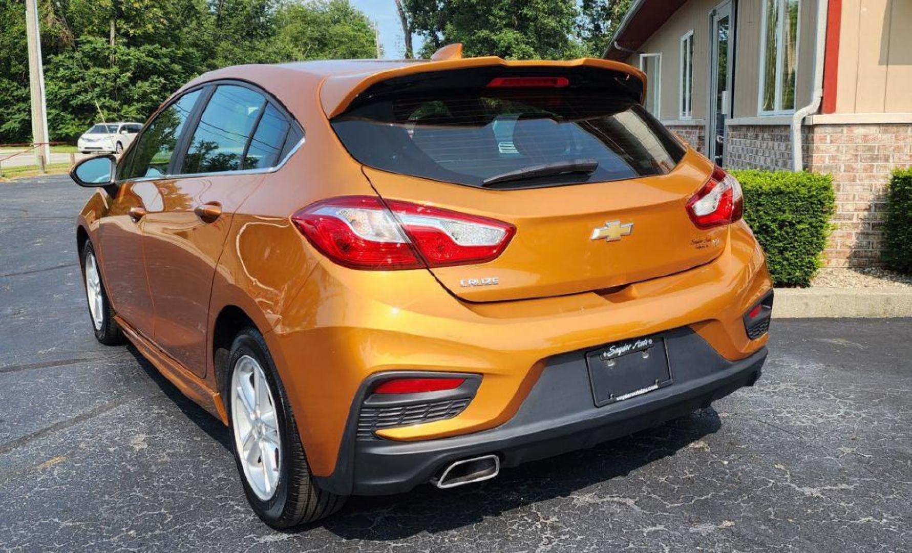 2017 ORANGE CHEVROLET CRUZE LT (3G1BE6SM4HS) with an 1.4L engine, Automatic transmission, located at 101 S. Halleck St., DeMotte, 46310, (219) 987-2922, 41.202343, -87.198189 - Photo#3