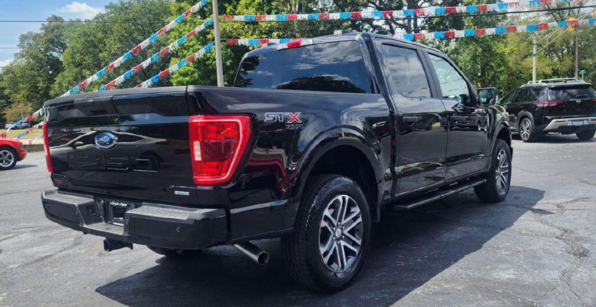 2021 BLACK FORD F150 SUPERCREW - 4WD (1FTEW1EP8MF) with an 2.7L engine, Automatic transmission, located at 101 S. Halleck St., DeMotte, 46310, (219) 987-2922, 41.202343, -87.198189 - Photo#2