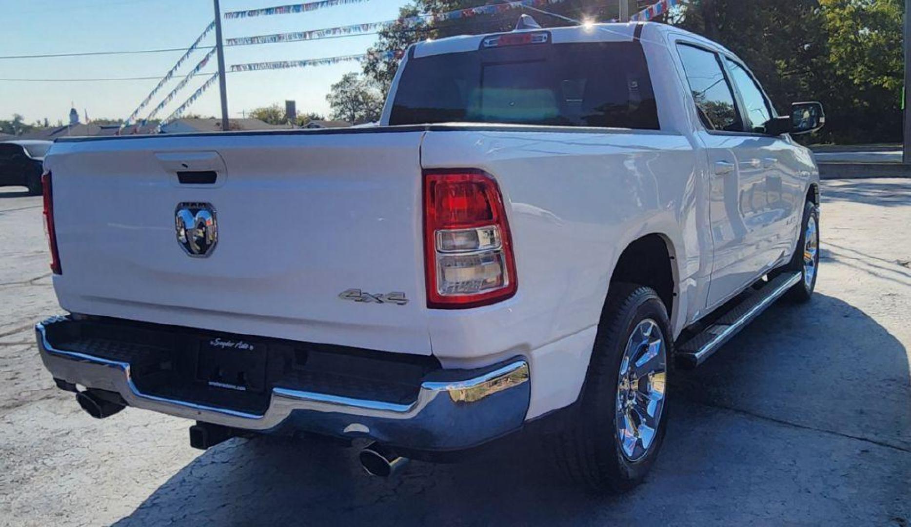 2021 WHITE RAM 1500 BIG HORN/LONE STAR (1C6SRFFT4MN) with an 5.7L engine, Automatic transmission, located at 101 S. Halleck St., DeMotte, 46310, (219) 987-2922, 41.202343, -87.198189 - Photo#2