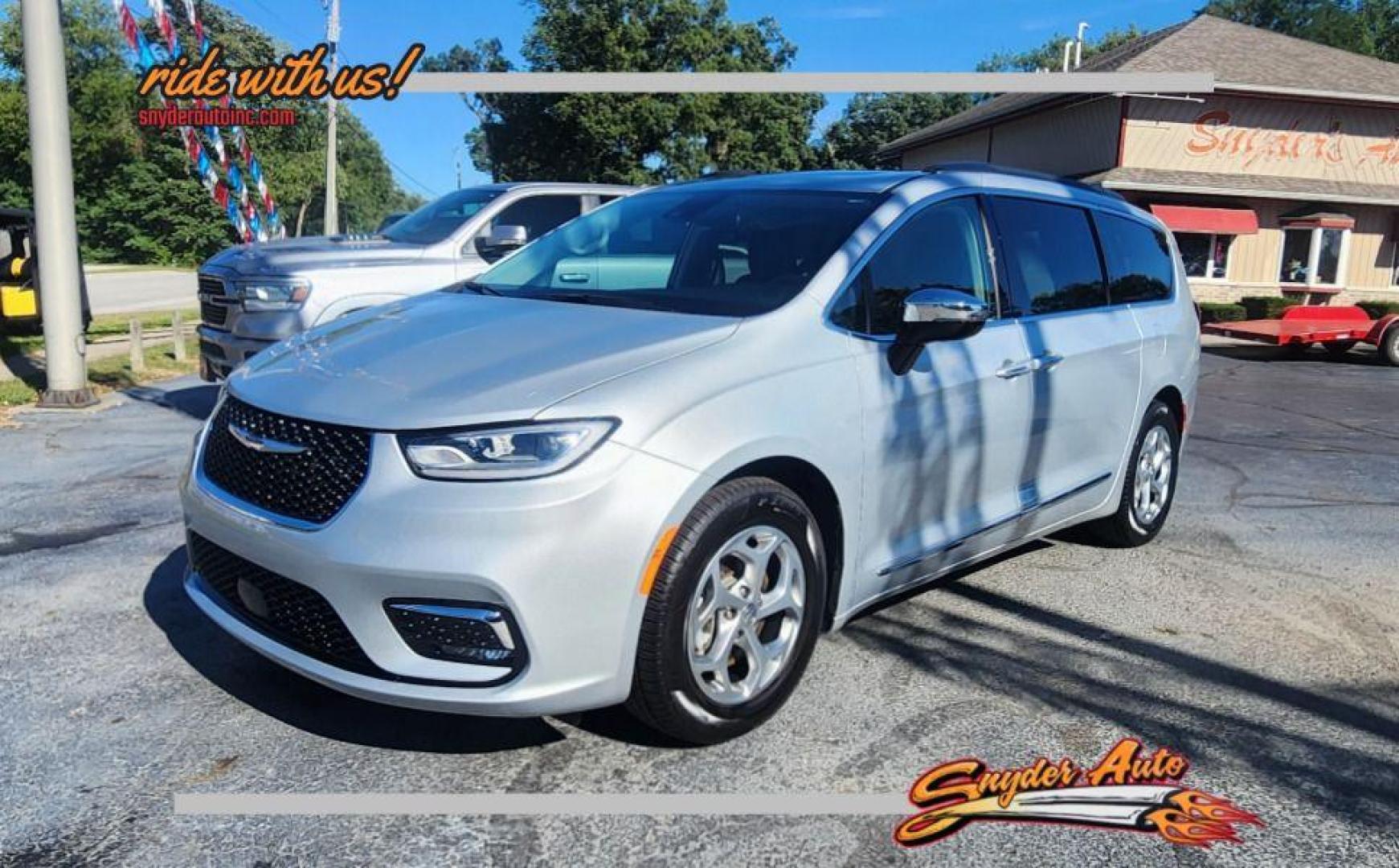 2023 SILVER CHRYSLER PACIFICA LIMITED - FWD (2C4RC1GG9PR) with an 3.6L engine, Automatic transmission, located at 101 S. Halleck St., DeMotte, 46310, (219) 987-2922, 41.202343, -87.198189 - Photo#0