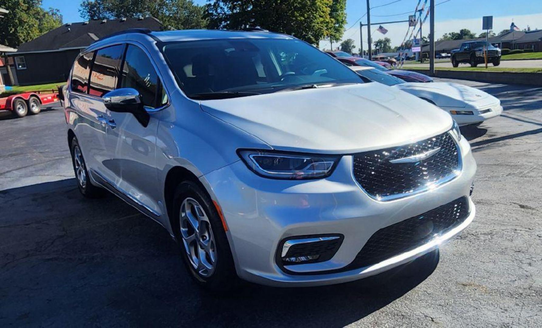 2023 SILVER CHRYSLER PACIFICA LIMITED - FWD (2C4RC1GG9PR) with an 3.6L engine, Automatic transmission, located at 101 S. Halleck St., DeMotte, 46310, (219) 987-2922, 41.202343, -87.198189 - Photo#1