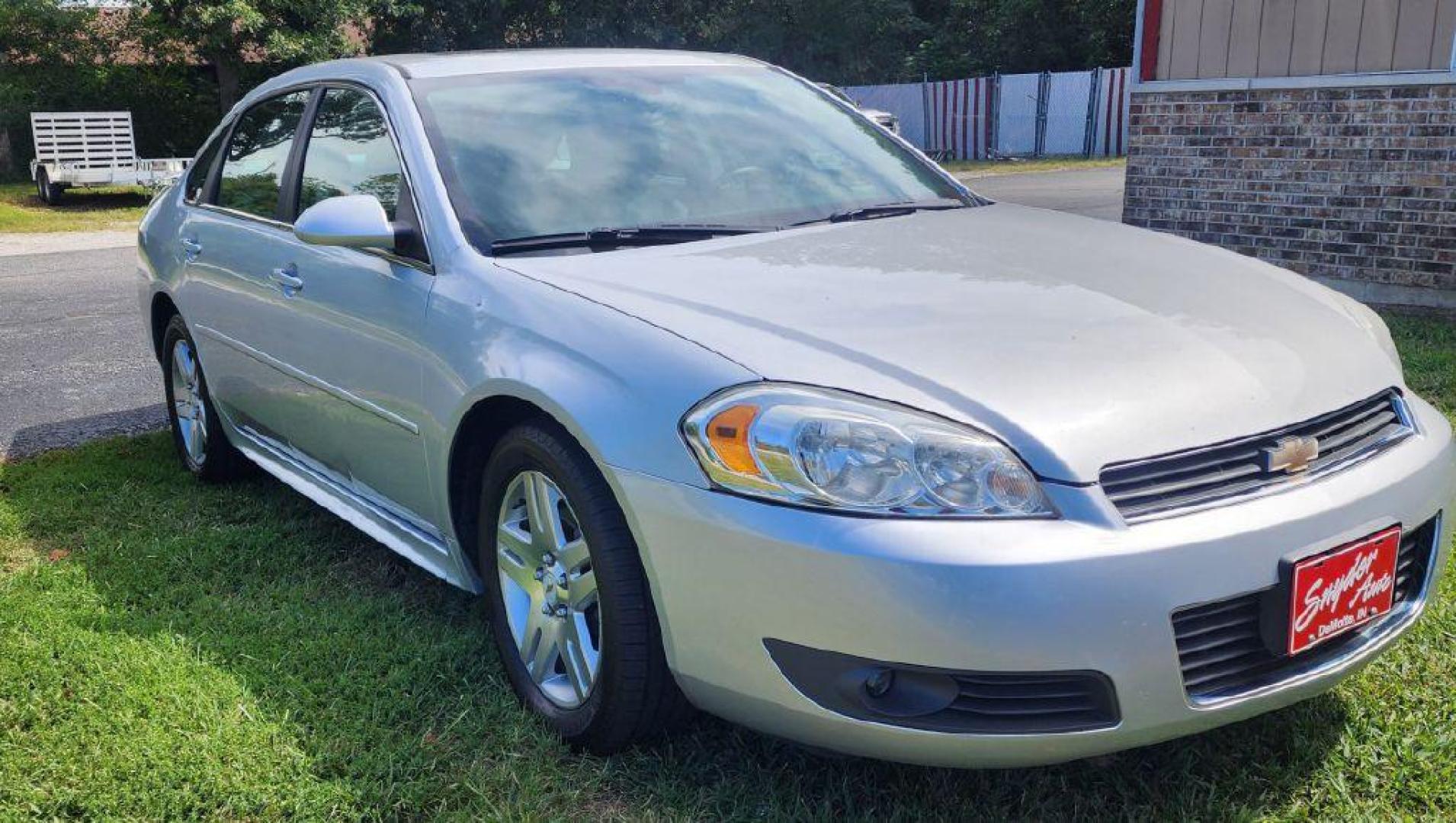 2011 SILVER CHEVROLET IMPALA LT (2G1WB5EK7B1) with an 3.5L engine, Automatic transmission, located at 101 S. Halleck St., DeMotte, 46310, (219) 987-2922, 41.202343, -87.198189 - Photo#1