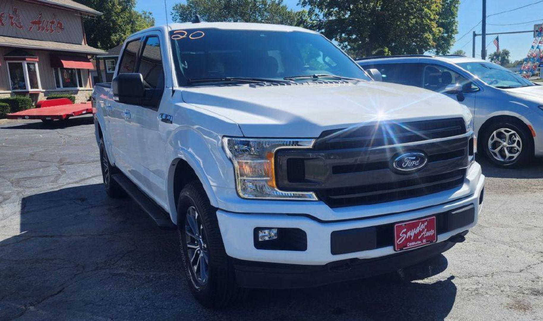 2020 WHITE FORD F150 - 4WD SUPERCREW (1FTEW1EP5LF) with an 2.7L engine, Automatic transmission, located at 101 S. Halleck St., DeMotte, 46310, (219) 987-2922, 41.202343, -87.198189 - Photo#1