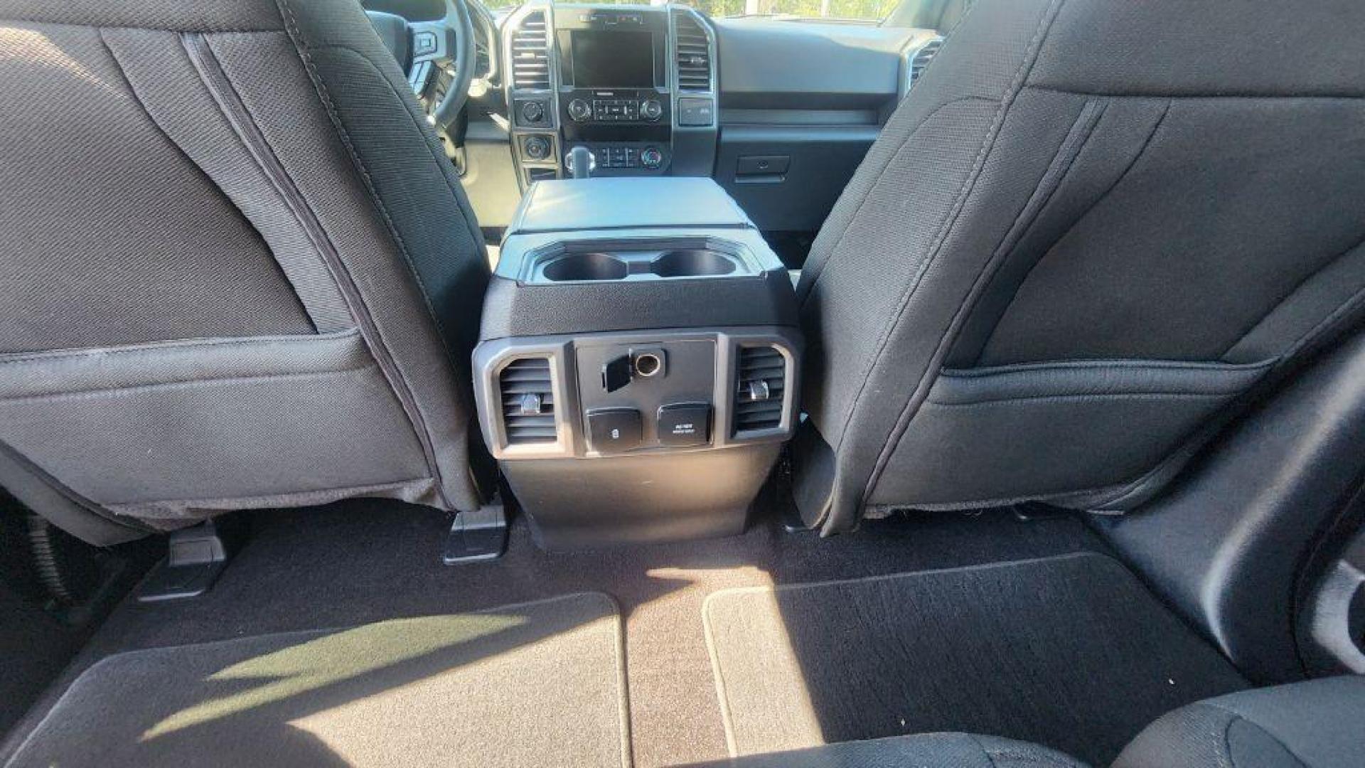 2020 WHITE FORD F150 - 4WD SUPERCREW (1FTEW1EP5LF) with an 2.7L engine, Automatic transmission, located at 101 S. Halleck St., DeMotte, 46310, (219) 987-2922, 41.202343, -87.198189 - Photo#19