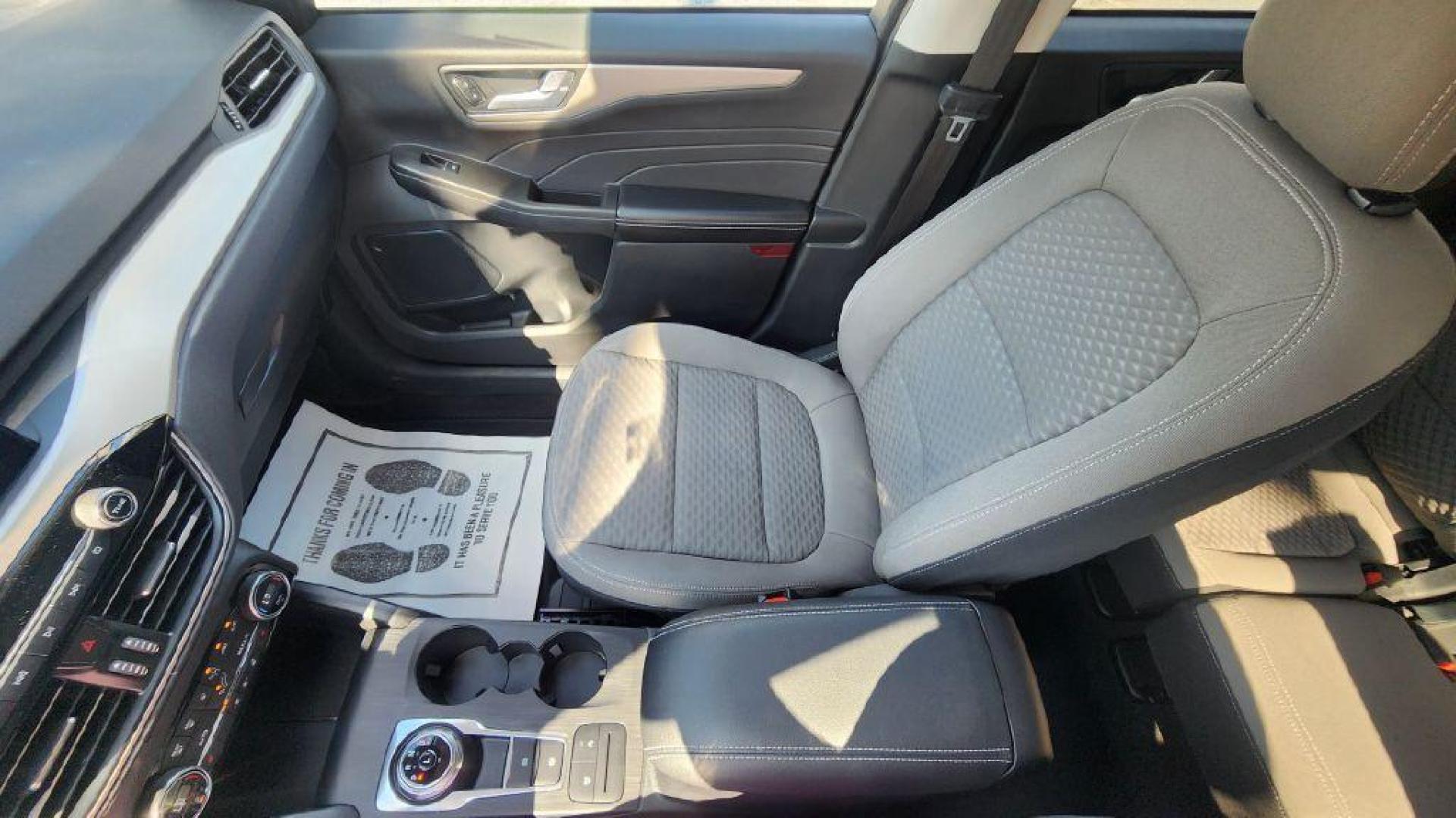 2021 SILVER FORD ESCAPE SE - 4WD (1FMCU9G64MU) with an 1.5L engine, Automatic transmission, located at 101 S. Halleck St., DeMotte, 46310, (219) 987-2922, 41.202343, -87.198189 - Photo#15