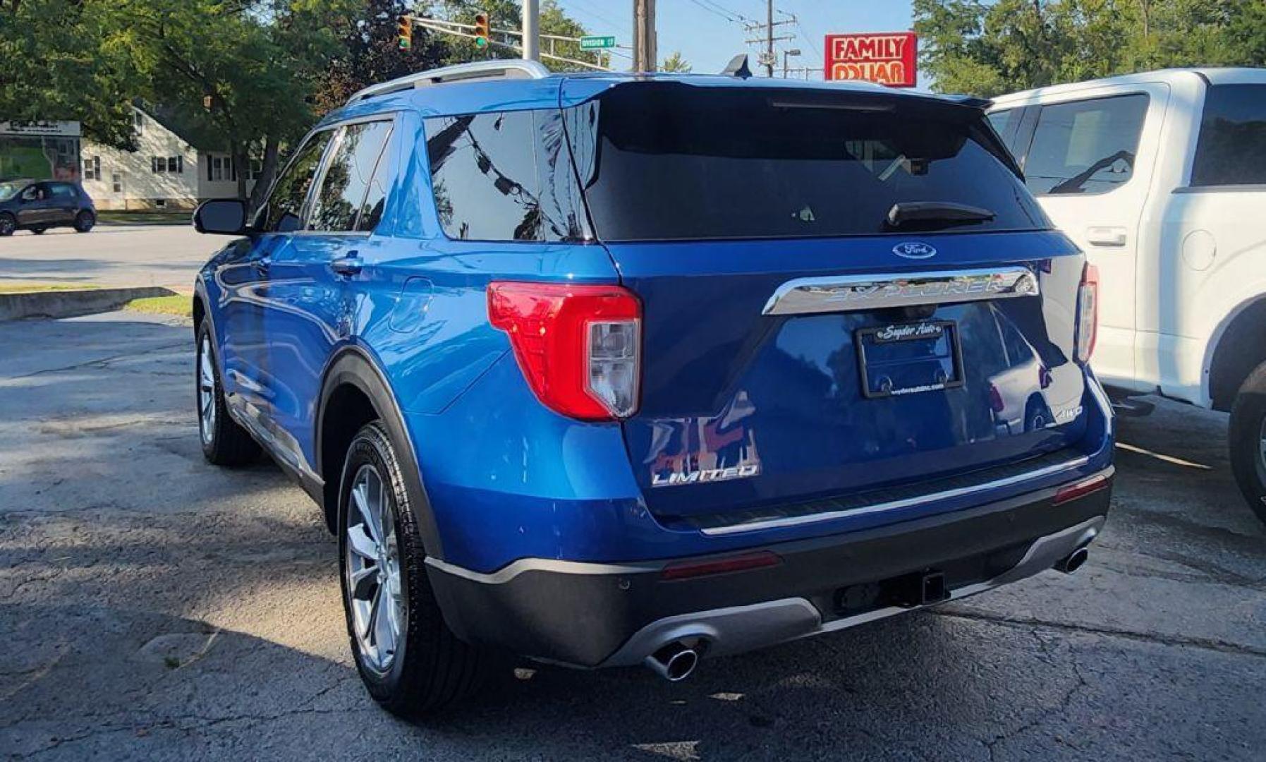 2022 BLUE FORD EXPLORER LIMITED -4WD (1FMSK8FHXNG) with an 2.3L engine, Automatic transmission, located at 101 S. Halleck St., DeMotte, 46310, (219) 987-2922, 41.202343, -87.198189 - Photo#3