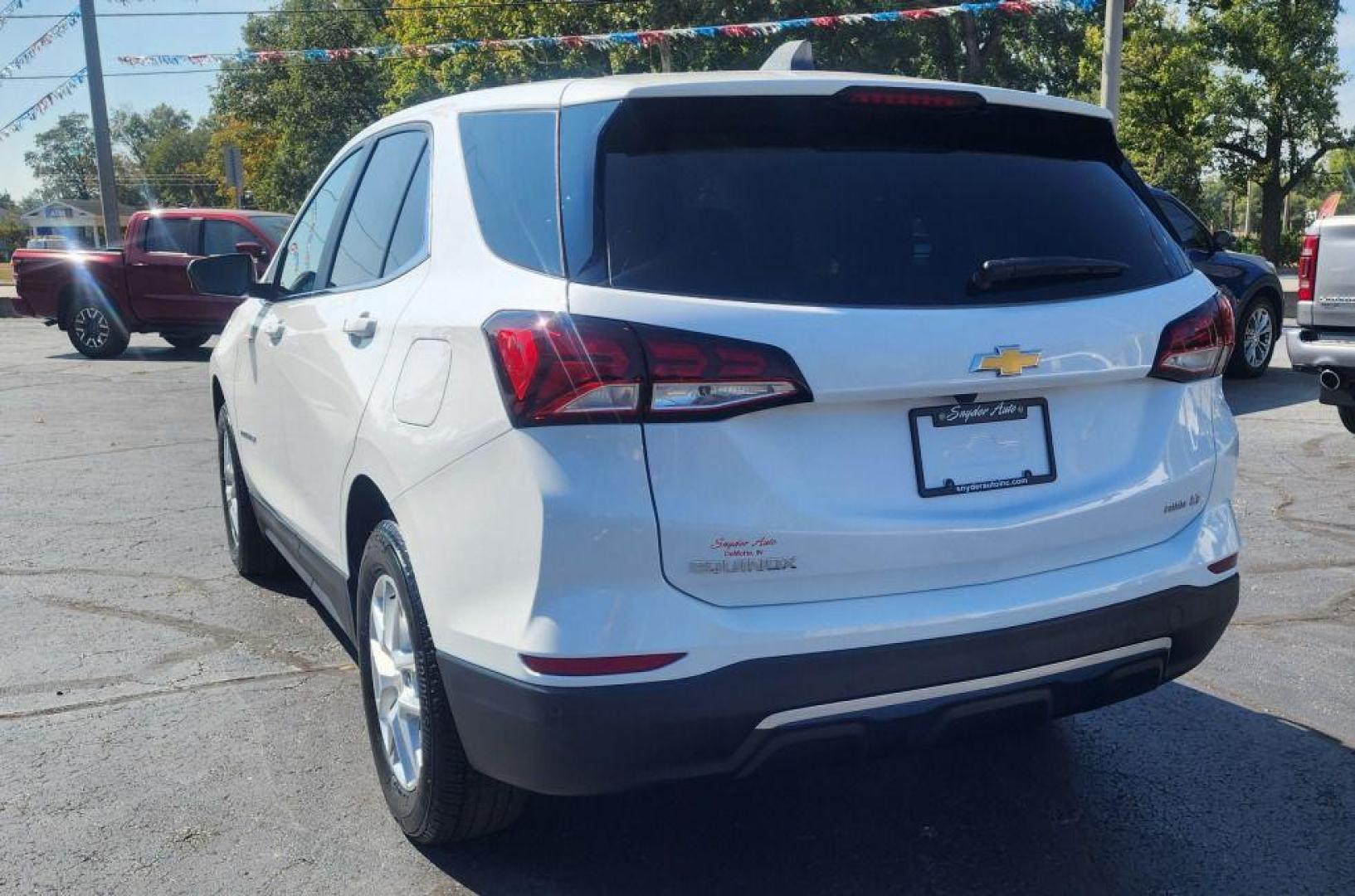 2022 WHITE CHEVROLET EQUINOX LT - AWD (3GNAXUEV6NL) with an 1.5L engine, Automatic transmission, located at 101 S. Halleck St., DeMotte, 46310, (219) 987-2922, 41.202343, -87.198189 - Photo#3