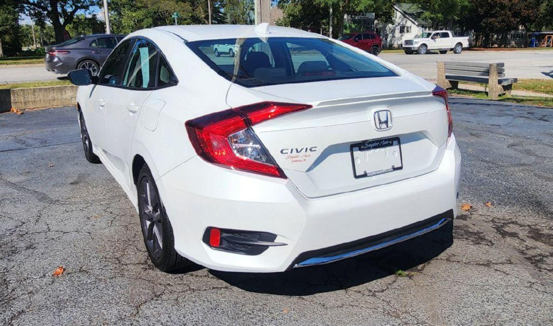 2021 WHITE HONDA CIVIC EX - FWD (19XFC1F31ME) with an 1.5L engine, Continuously Variable transmission, located at 101 S. Halleck St., DeMotte, 46310, (219) 987-2922, 41.202343, -87.198189 - Photo#3