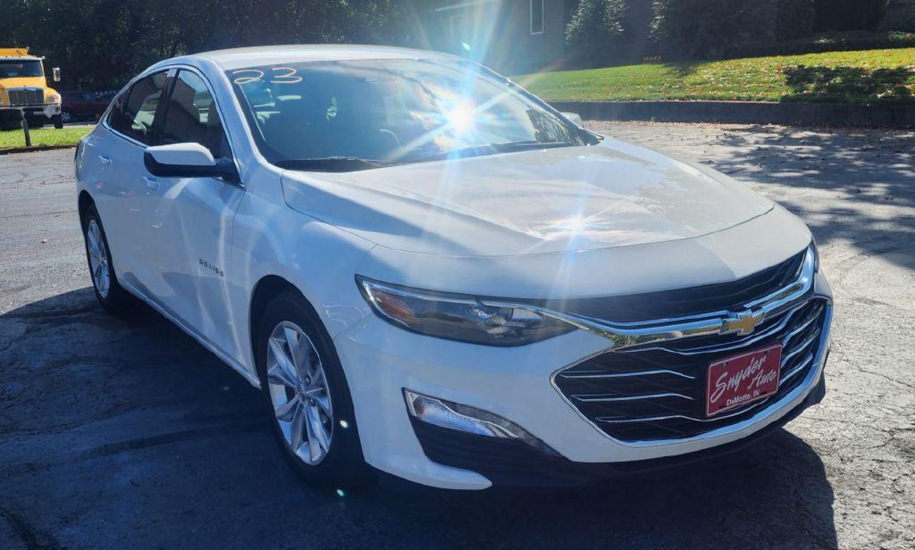 2023 WHITE CHEVROLET MALIBU LT - FWD (1G1ZD5ST4PF) with an 1.5L engine, Continuously Variable transmission, located at 101 S. Halleck St., DeMotte, 46310, (219) 987-2922, 41.202343, -87.198189 - Photo#1