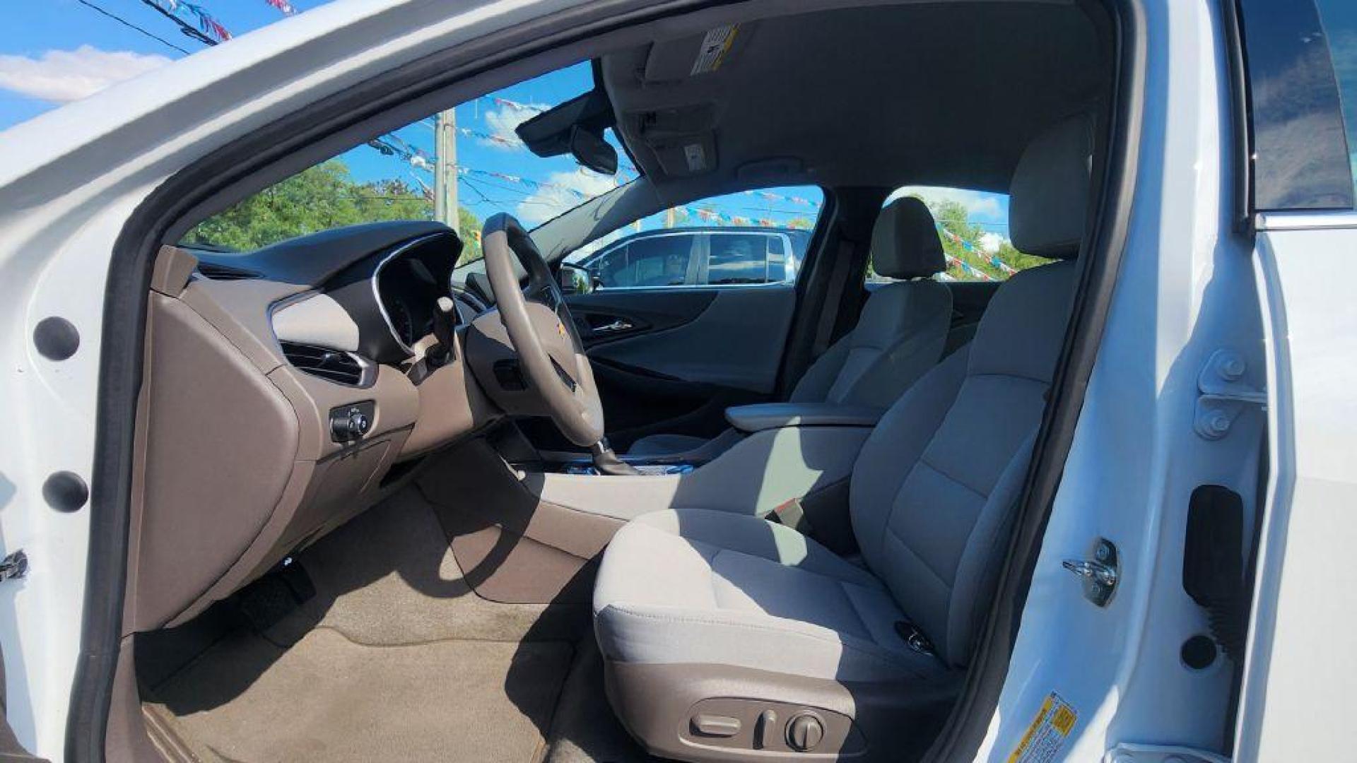 2023 WHITE CHEVROLET MALIBU LT - FWD (1G1ZD5ST4PF) with an 1.5L engine, Continuously Variable transmission, located at 101 S. Halleck St., DeMotte, 46310, (219) 987-2922, 41.202343, -87.198189 - Photo#4