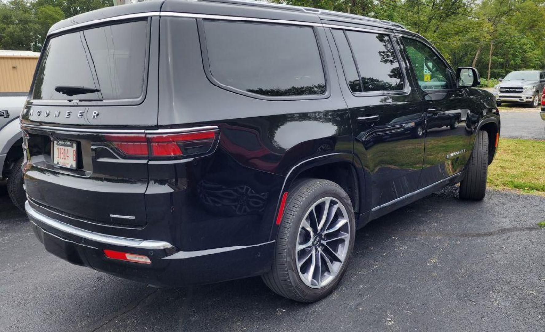 2023 BLACK JEEP WAGONEER SERIES III -4WD (1C4SJVDP6PS) with an 3.0L engine, Automatic transmission, located at 101 S. Halleck St., DeMotte, 46310, (219) 987-2922, 41.202343, -87.198189 - Photo#2