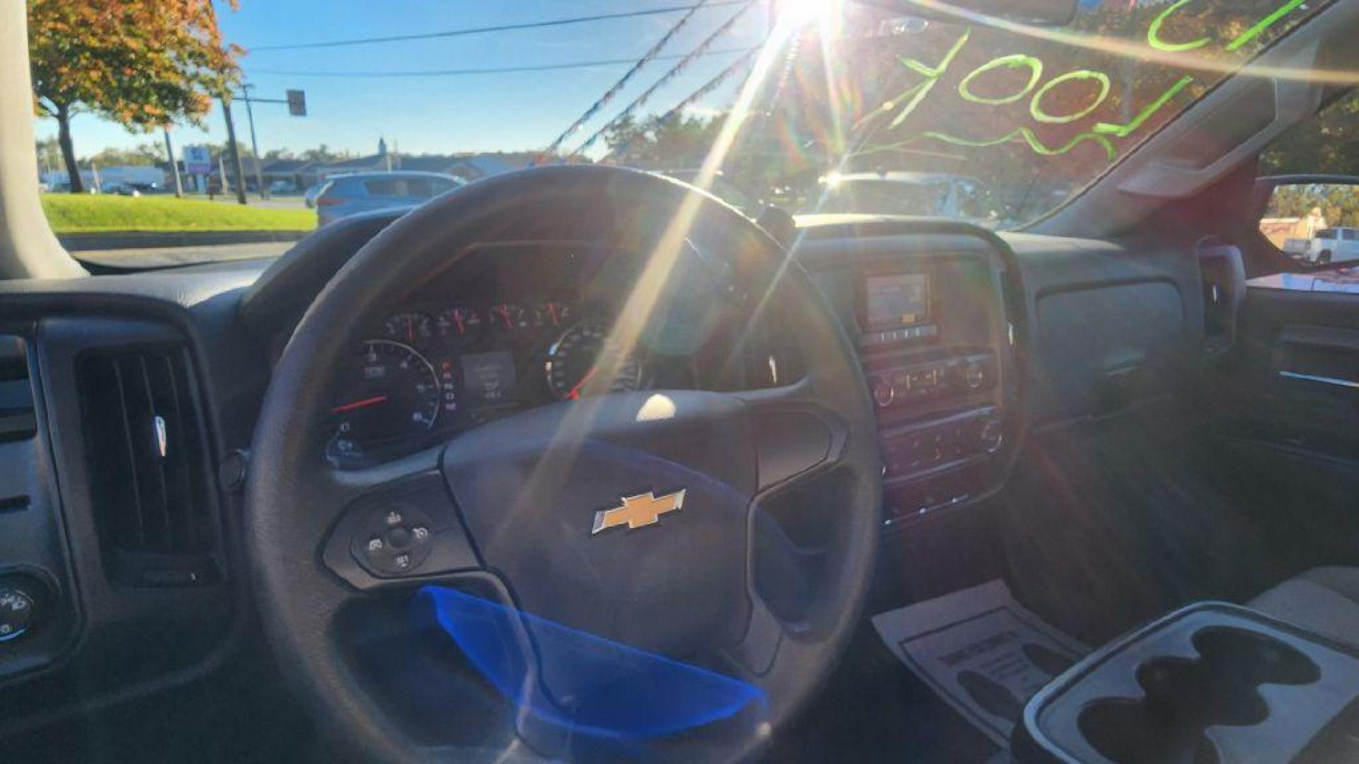 2015 RED CHEVROLET SILVERADO 1500 8 FOOT BED - RWD (1GCNCPEH7FZ) with an 4.3L engine, Automatic transmission, located at 101 S. Halleck St., DeMotte, 46310, (219) 987-2922, 41.202343, -87.198189 - Photo#9