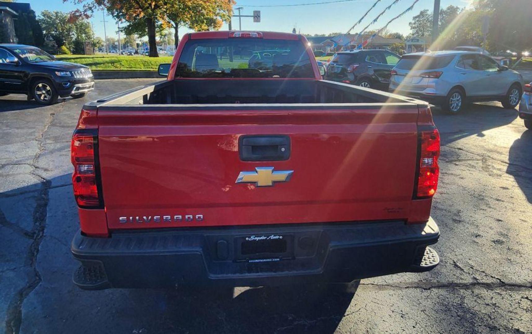 2015 RED CHEVROLET SILVERADO 1500 8 FOOT BED - RWD (1GCNCPEH7FZ) with an 4.3L engine, Automatic transmission, located at 101 S. Halleck St., DeMotte, 46310, (219) 987-2922, 41.202343, -87.198189 - Photo#7