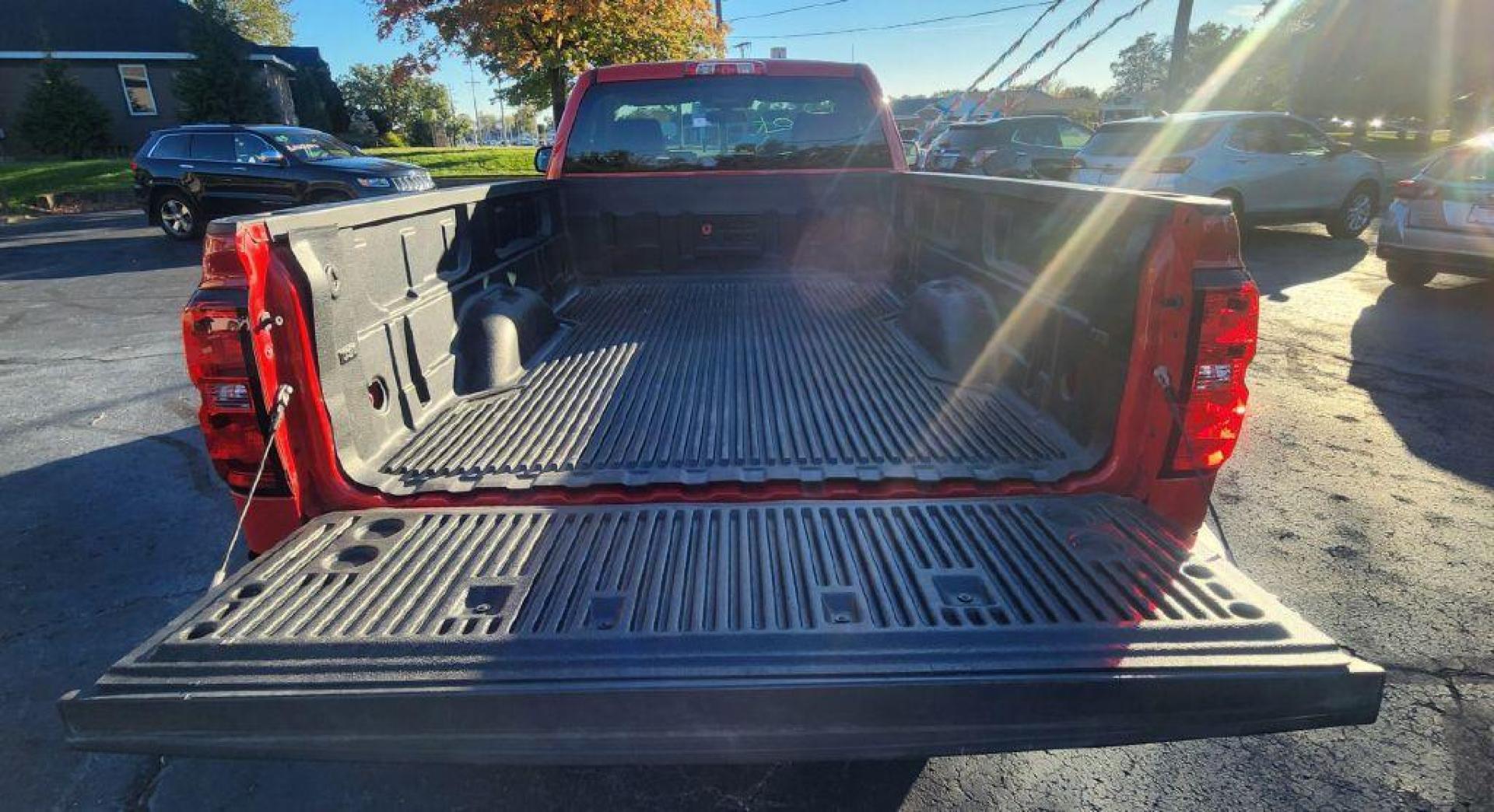 2015 RED CHEVROLET SILVERADO 1500 8 FOOT BED - RWD (1GCNCPEH7FZ) with an 4.3L engine, Automatic transmission, located at 101 S. Halleck St., DeMotte, 46310, (219) 987-2922, 41.202343, -87.198189 - Photo#8