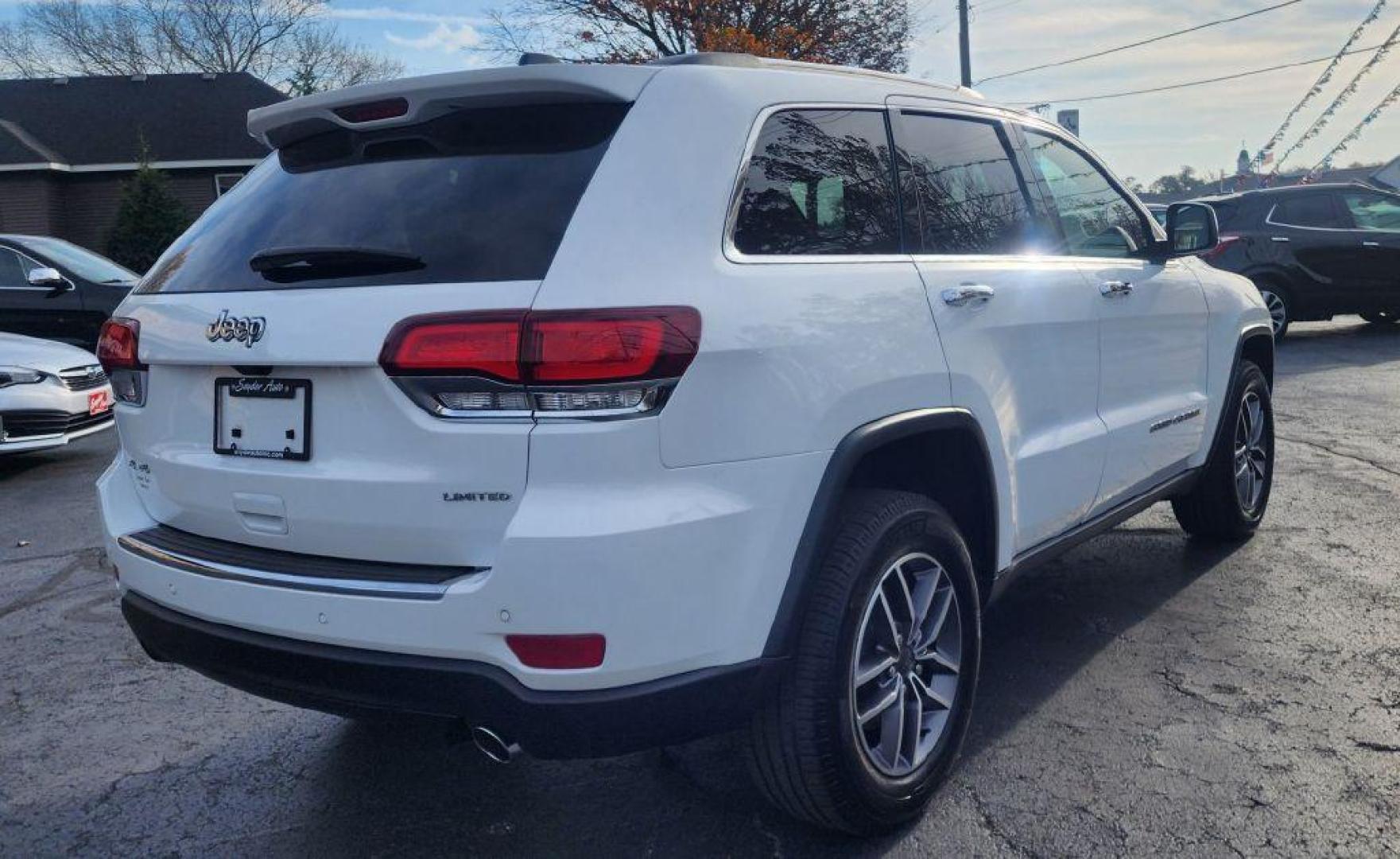 2021 WHITE JEEP GRAND CHEROKEE LIMITED - 4WD (1C4RJFBG9MC) with an 3.6L engine, Automatic transmission, located at 101 S. Halleck St., DeMotte, 46310, (219) 987-2922, 41.202343, -87.198189 - Photo#2