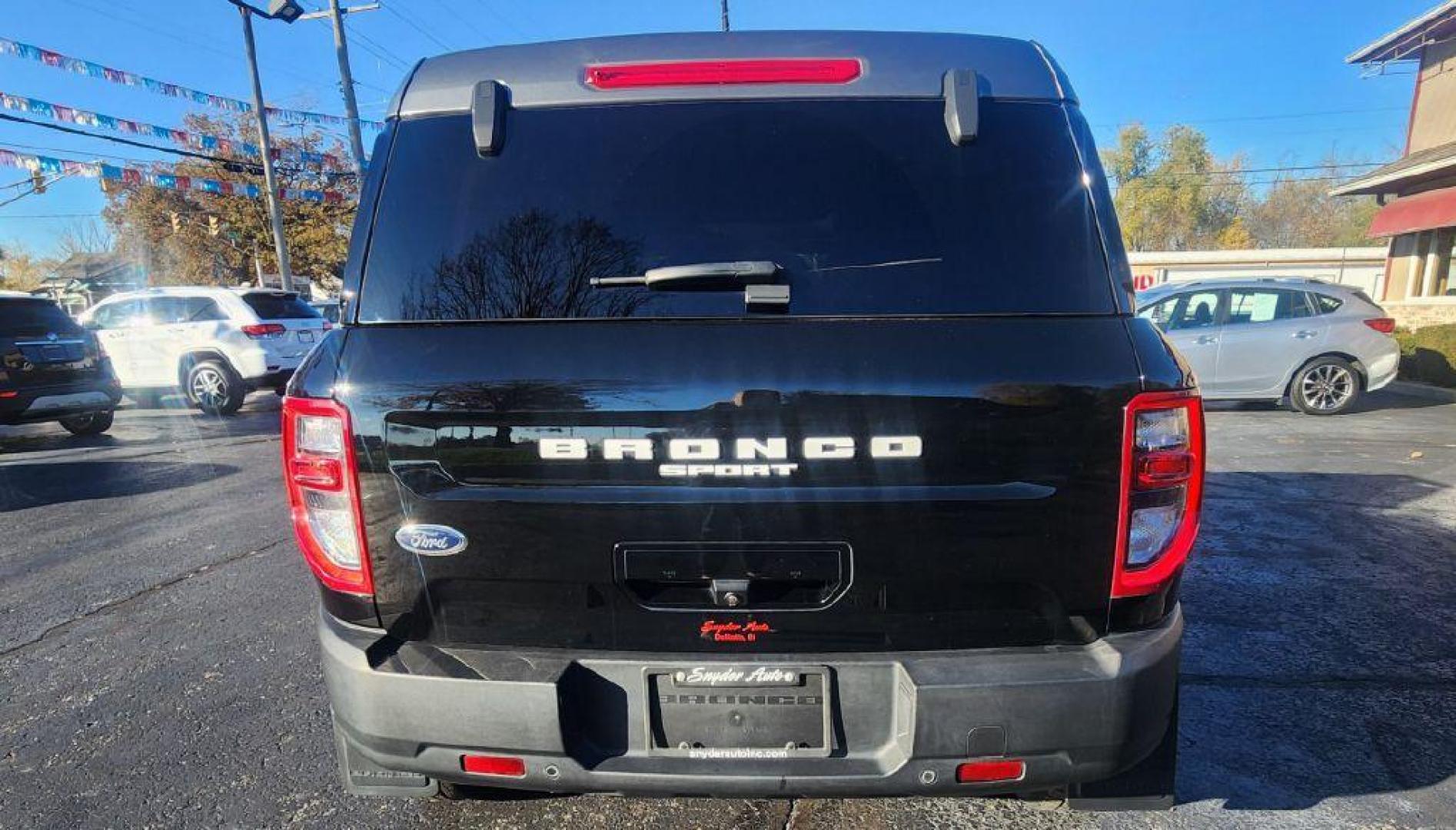 2022 BLACK FORD BRONCO SPORT BADLANDS - 4WD (3FMCR9D98NR) with an 2.0L engine, Automatic transmission, located at 101 S. Halleck St., DeMotte, 46310, (219) 987-2922, 41.202343, -87.198189 - Photo#3