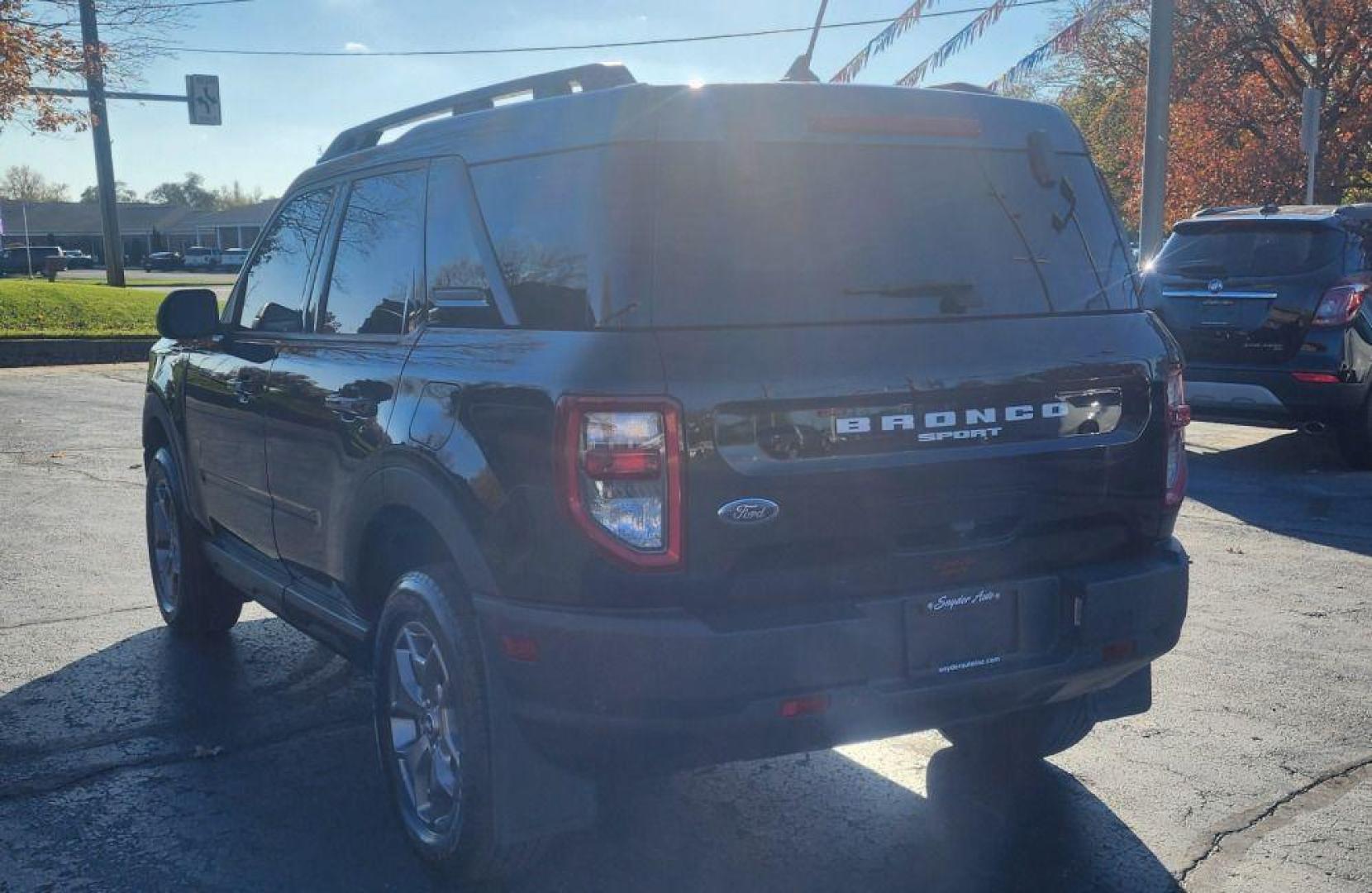 2022 BLACK FORD BRONCO SPORT BADLANDS - 4WD (3FMCR9D98NR) with an 2.0L engine, Automatic transmission, located at 101 S. Halleck St., DeMotte, 46310, (219) 987-2922, 41.202343, -87.198189 - Photo#4