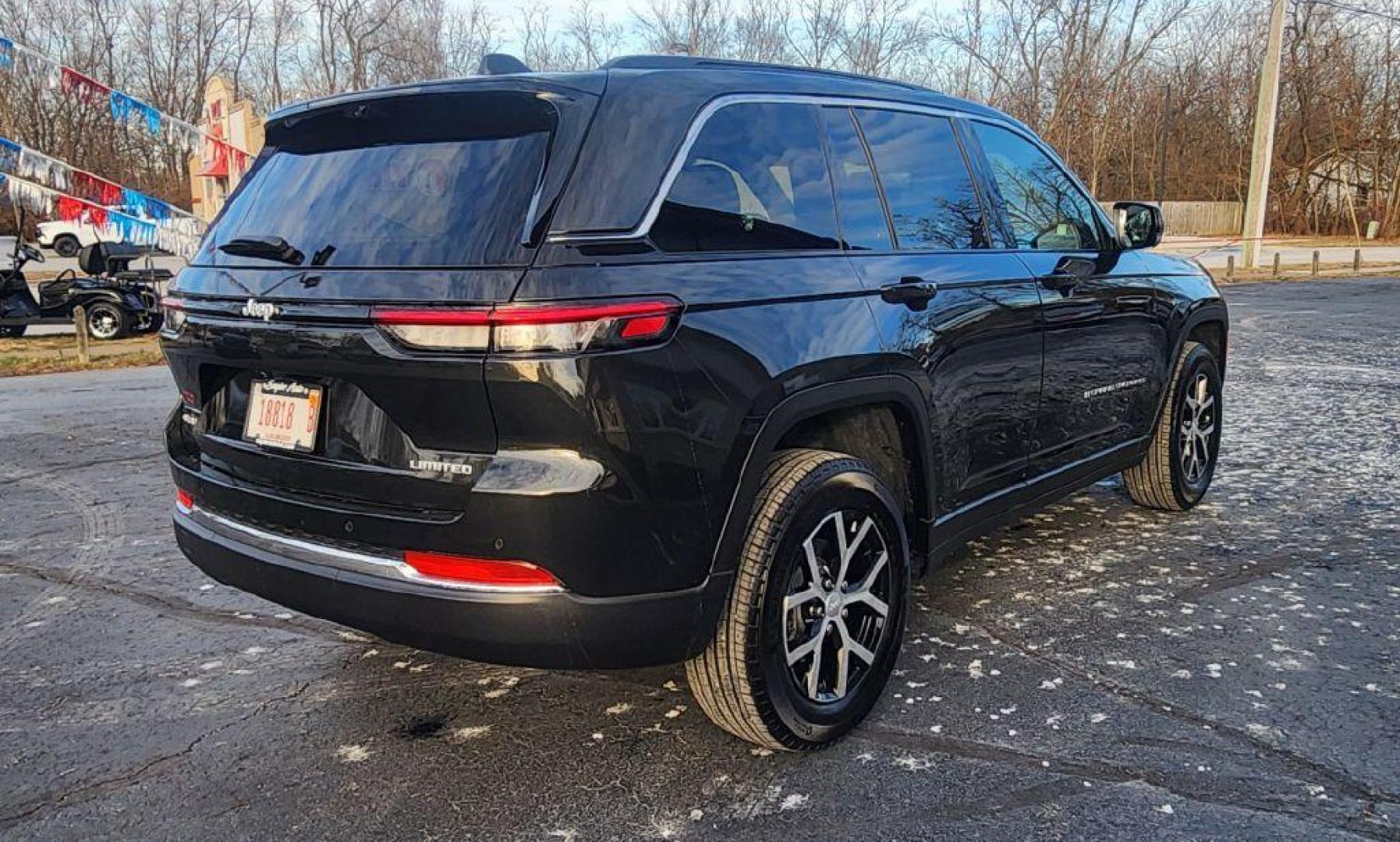 2024 ROC MT JEEP GRAND CHEROKEE LIMITED - 4WD (1C4RJHBG9RC) with an 3.6L engine, Automatic transmission, located at 101 S. Halleck St., DeMotte, 46310, (219) 987-2922, 41.202343, -87.198189 - Photo#2