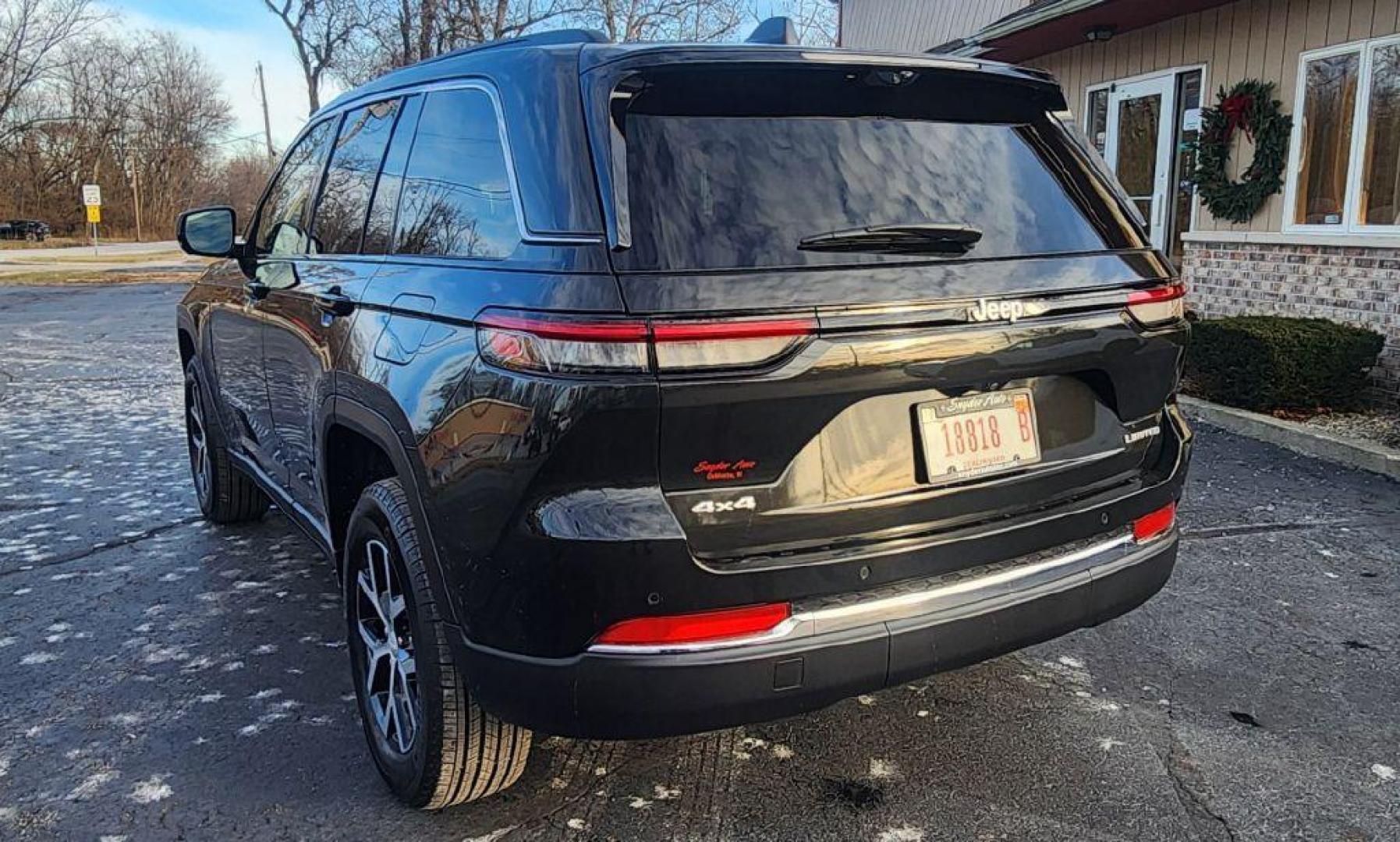 2024 ROC MT JEEP GRAND CHEROKEE LIMITED - 4WD (1C4RJHBG9RC) with an 3.6L engine, Automatic transmission, located at 101 S. Halleck St., DeMotte, 46310, (219) 987-2922, 41.202343, -87.198189 - Photo#3