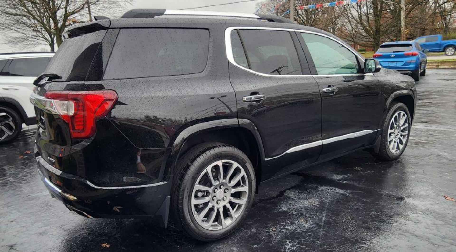 2023 BLACK GMC ACADIA DENALI - AWD (1GKKNXLS8PZ) with an 3.6L engine, Automatic transmission, located at 101 S. Halleck St., DeMotte, 46310, (219) 987-2922, 41.202343, -87.198189 - Photo#3