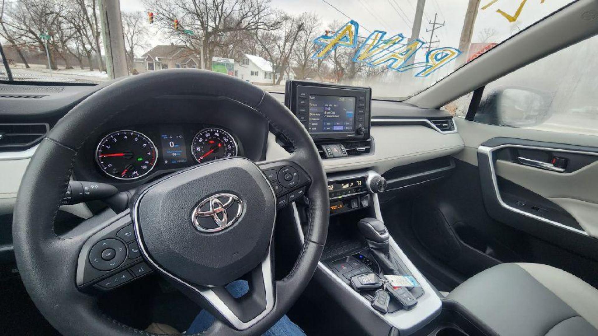 2021 BURGUN TOYOTA RAV4 XLE PREMIUM - AWD (2T3A1RFV6MW) with an 2.5L engine, Automatic transmission, located at 101 S. Halleck St., DeMotte, 46310, (219) 987-2922, 41.202343, -87.198189 - Photo#8