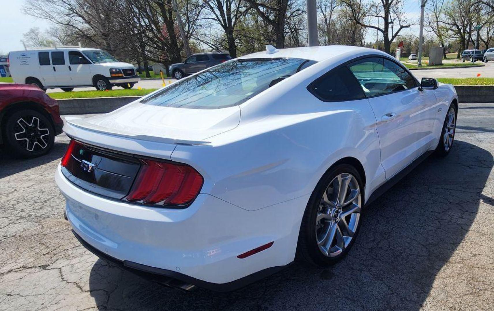 2020 WHITE FORD MUSTANG GT -RWD (1FA6P8CF5L5) with an 5.0L engine, Automatic transmission, located at 101 S. Halleck St., DeMotte, 46310, (219) 987-2922, 41.202343, -87.198189 - Photo#3